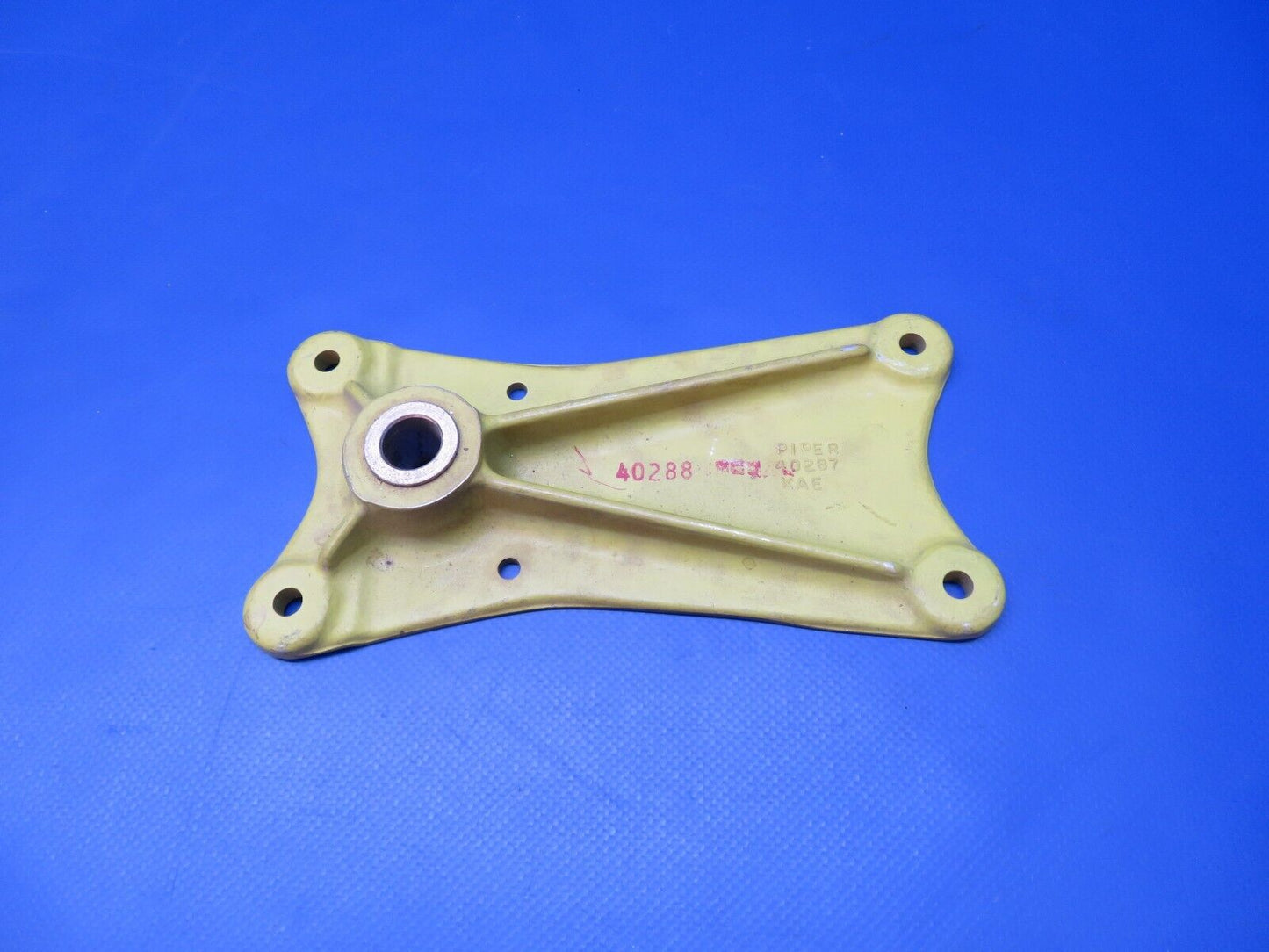 Piper Navajo Main Gear Trunion Fitting P/N 40288-000 NOS (0922-458)