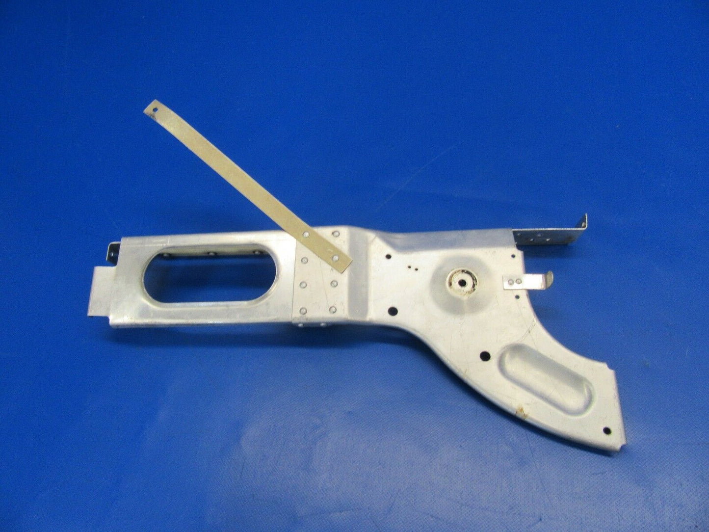 Cessna R182 Support Assy Bellcrank Elevator Control RH P/N 0760693-2 (0817-86)