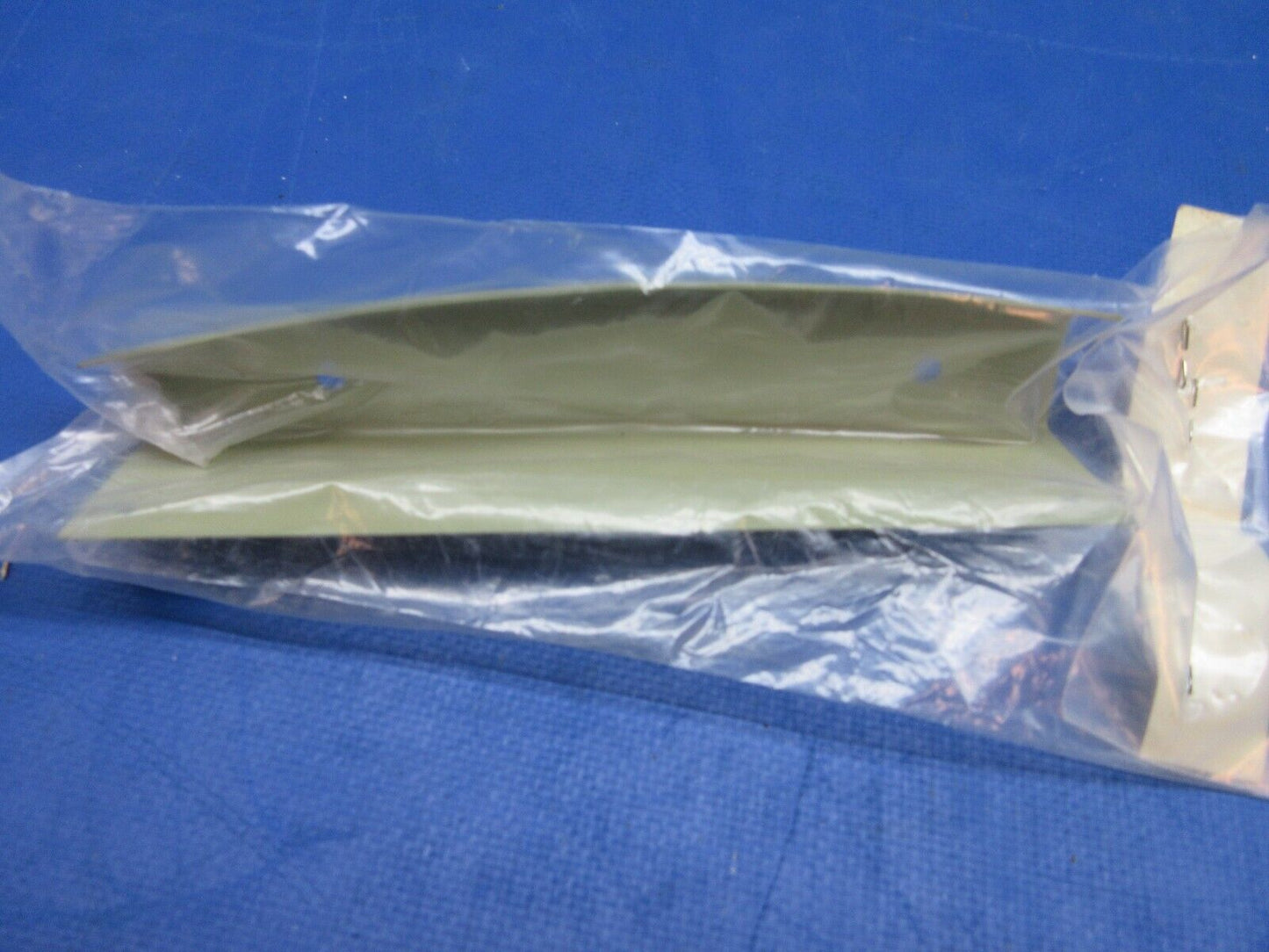 Cessna 210 LH Mount Hinge P/N 1213263-1 NOS (1123-898)