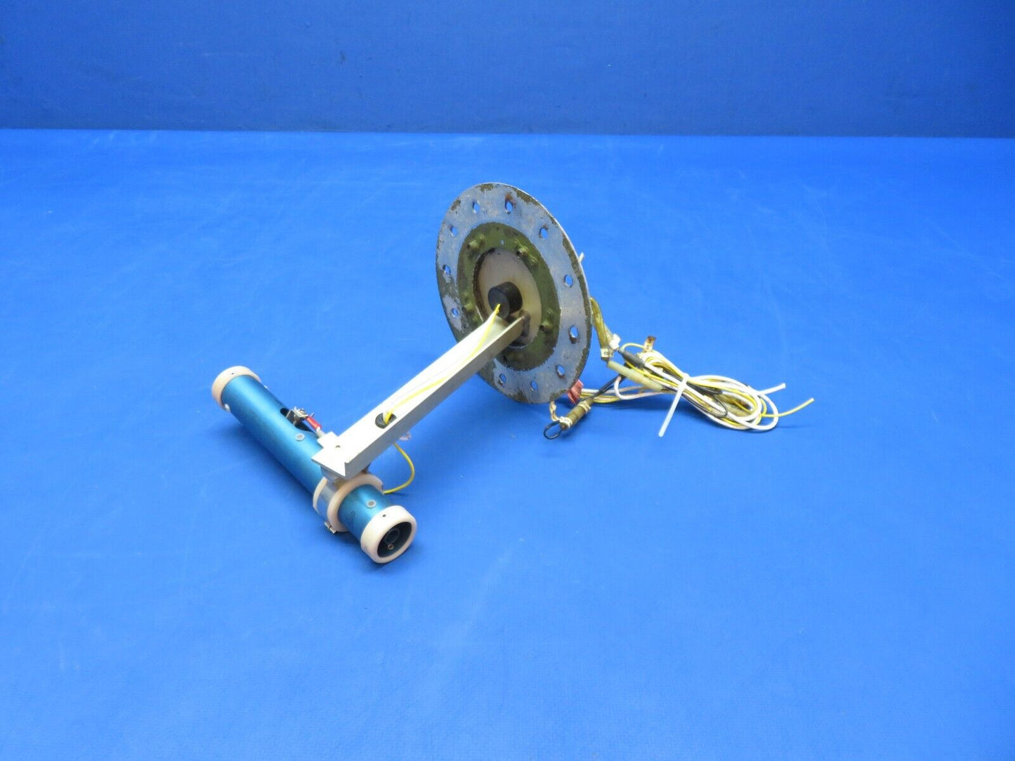 Cessna 310 / 310Q CAS Sensor INBD Fuel Gauge LH P/N 9910082-17 (0823-664)