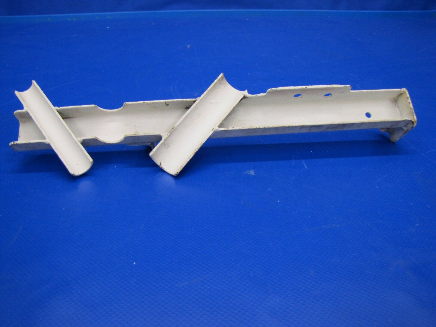 Cessna 188AG Bracket Assy Control Arm Stop P/N 1660131-2 NOS (0517-135)