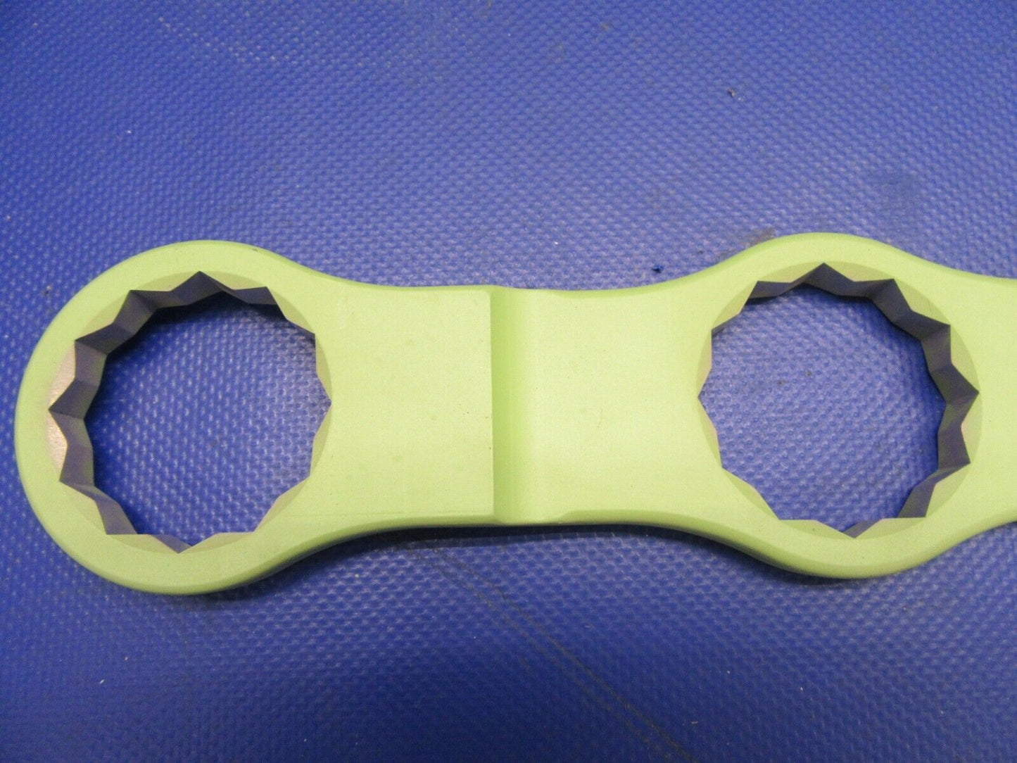 Lock P/N 65-54858-502 (0821-332)
