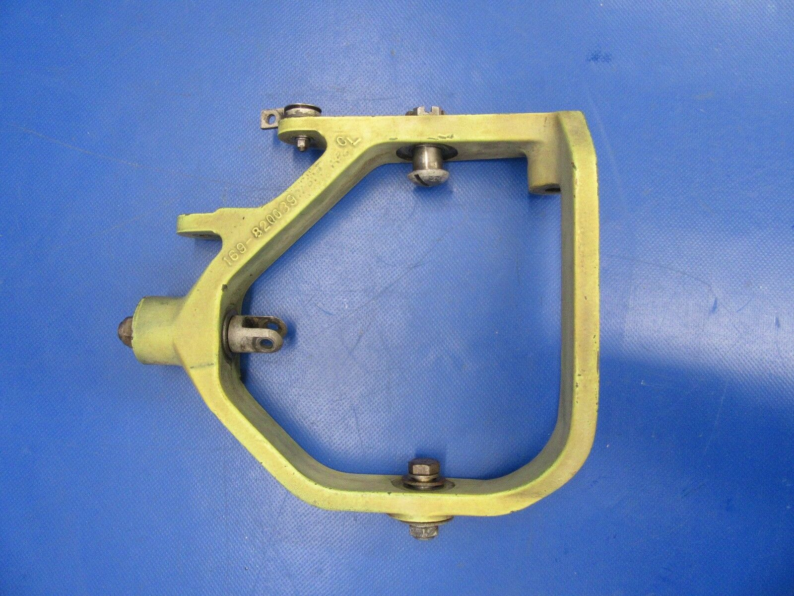 Beech B-24R Sierra Yoke Nose Gear Steering P/N 169-820039-1 (0718-76)