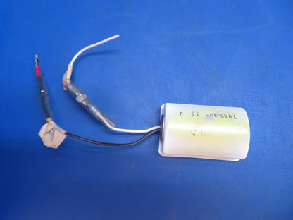 Aerostar 602P Overhead Cabin Light w/ Switch P/N 700009-15 LOT OF 4 (0123-940)
