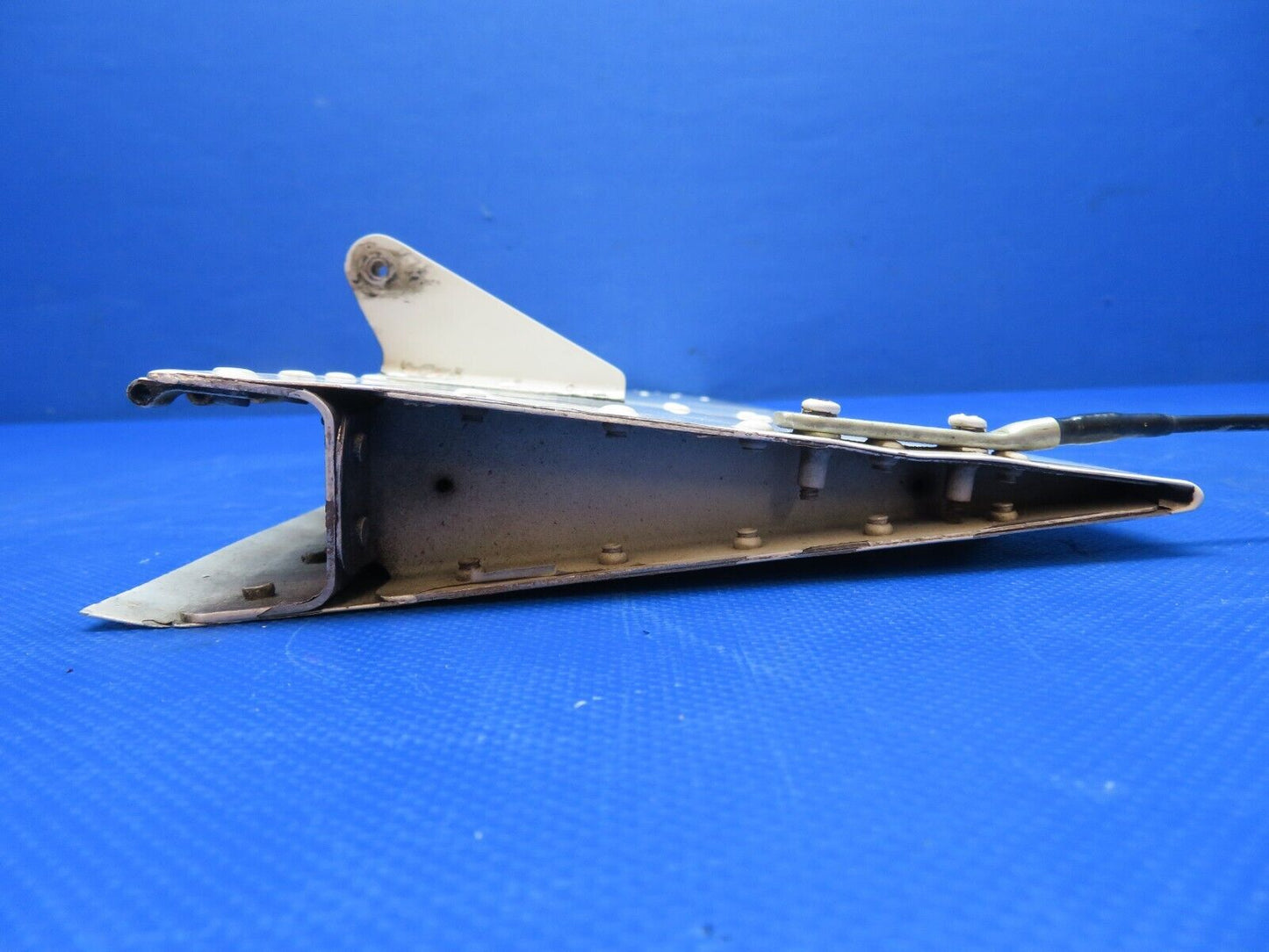 Piper PA-34-200T Seneca Rudder Trim Tab Assy P/N 95567-00 (0224-1470)