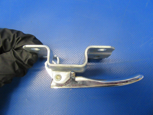 Piper Door Handle P/N 464-048, 464-142 NOS (0319-93)