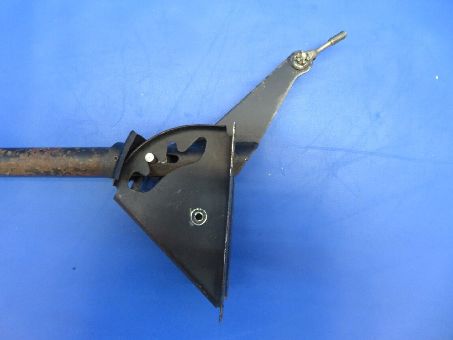 Piper PA-28R-200 Arrow Lever Handle Assy Flap Control P/N 67582-03 (1022-715)