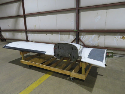 1980 Piper PA-34-200T Seneca II RH Wing P/N 37093-13R w/ De-ice (0224-94)