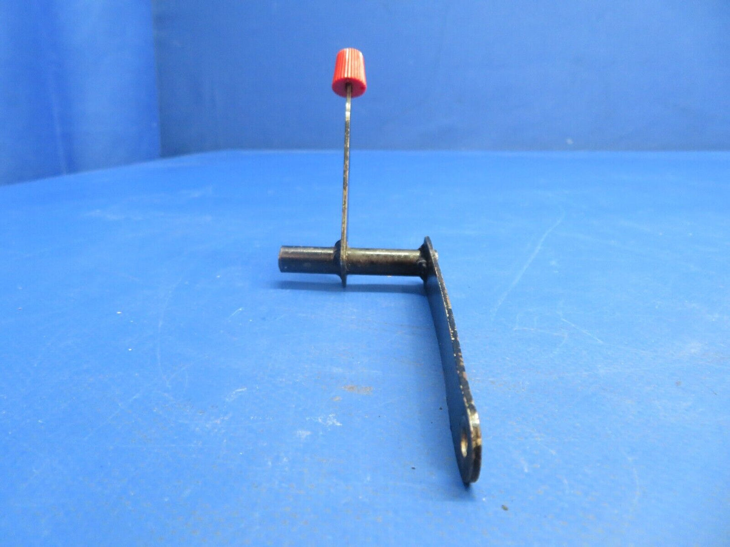 Piper PA-28R-201T Lever Assy Emergency Gear Extender P/N 67566-00 (1122-684)