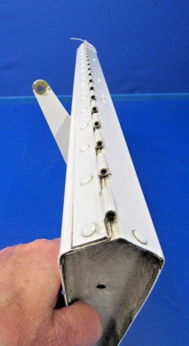 Beech Baron B55 Tab Assy Rudder P/N 96-630000-71 (1018-30)