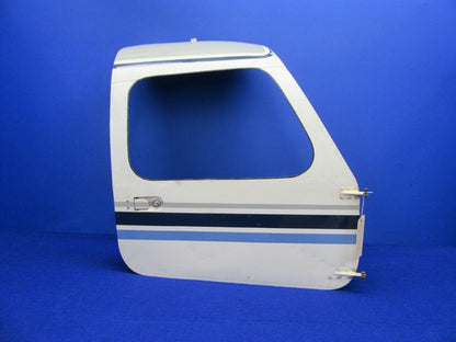 Piper PA-32-300 Cabin Door FWD NO KEY NO GLASS 68185-00, 68185-000 (1121-543)