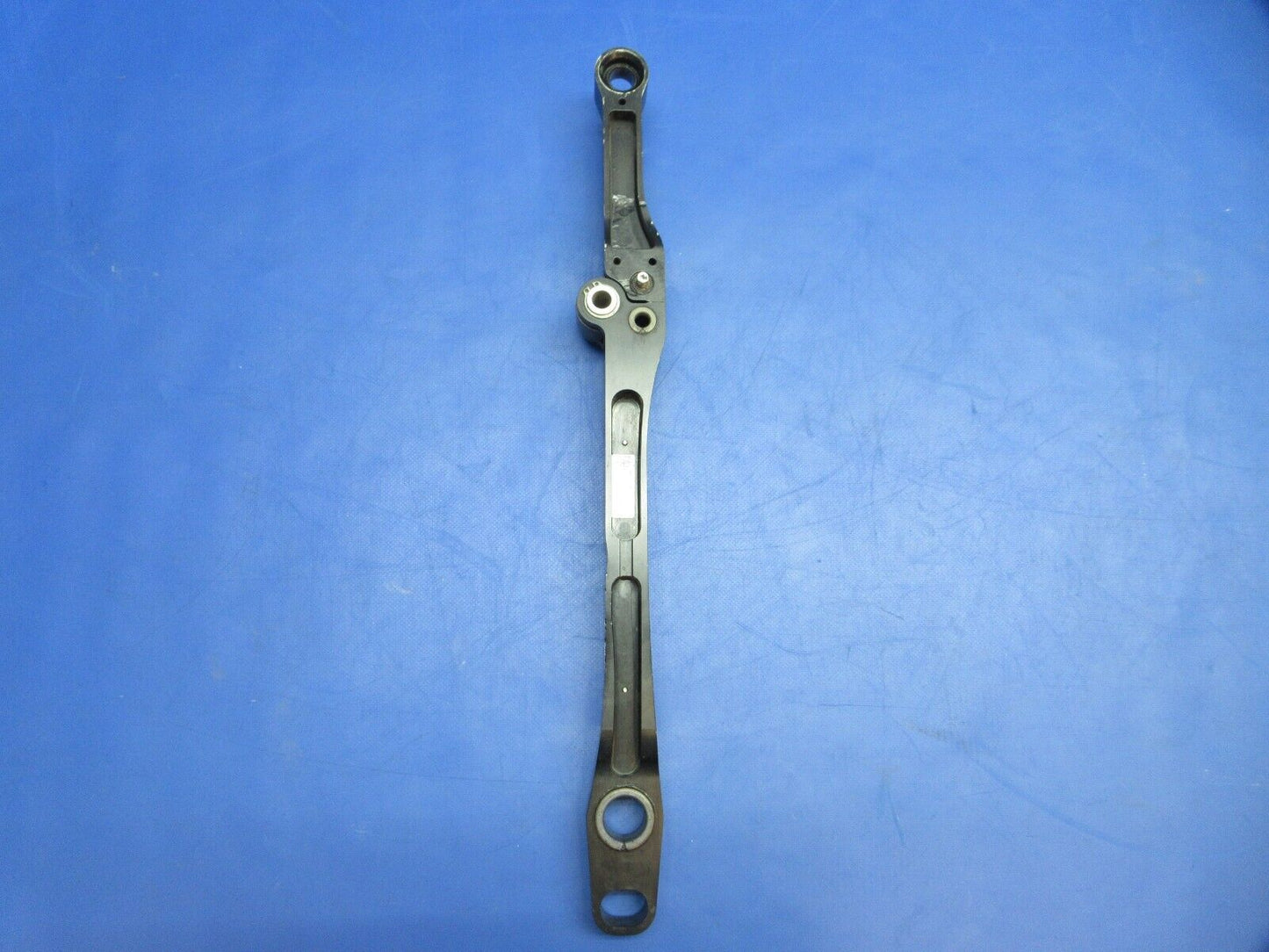 Diamond DA-42 LH Main Gear Lever P/N D60-3237-31-51 (0623-760)