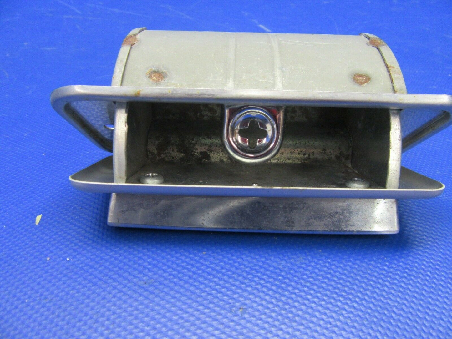 Beech 58 Baron Ash Tray LOT OF 2 (0521-493)
