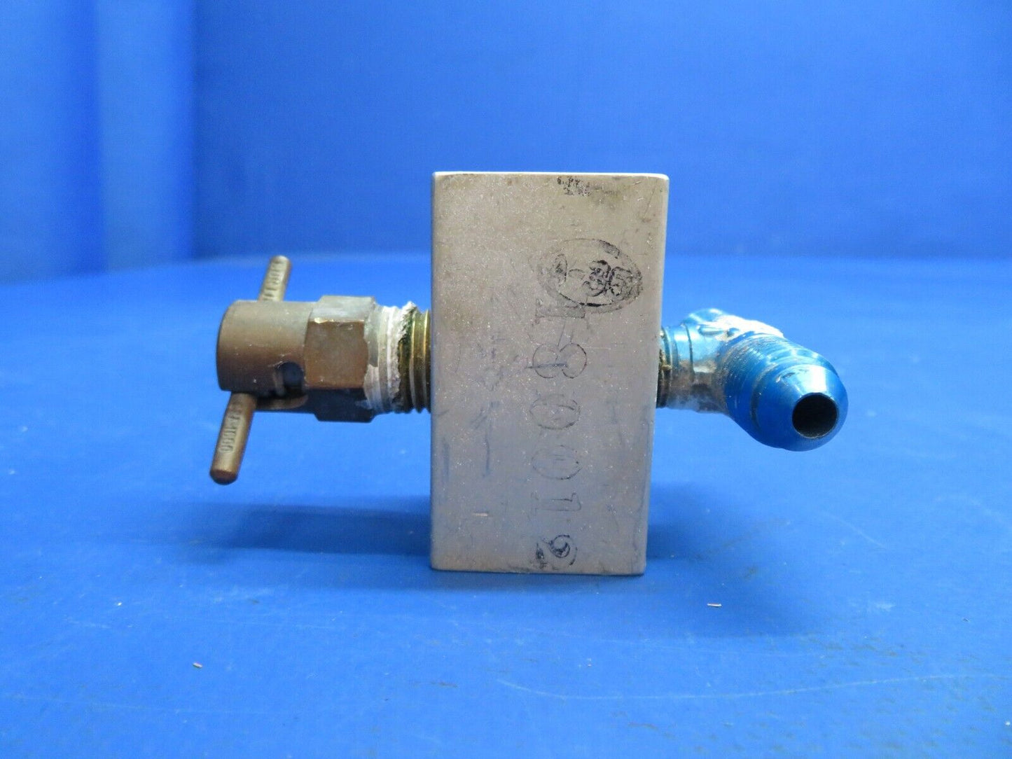 Lake LA-4-200 Fuel Drain Manifold Block Assy LH Wing P/N 180012 (1222-954)