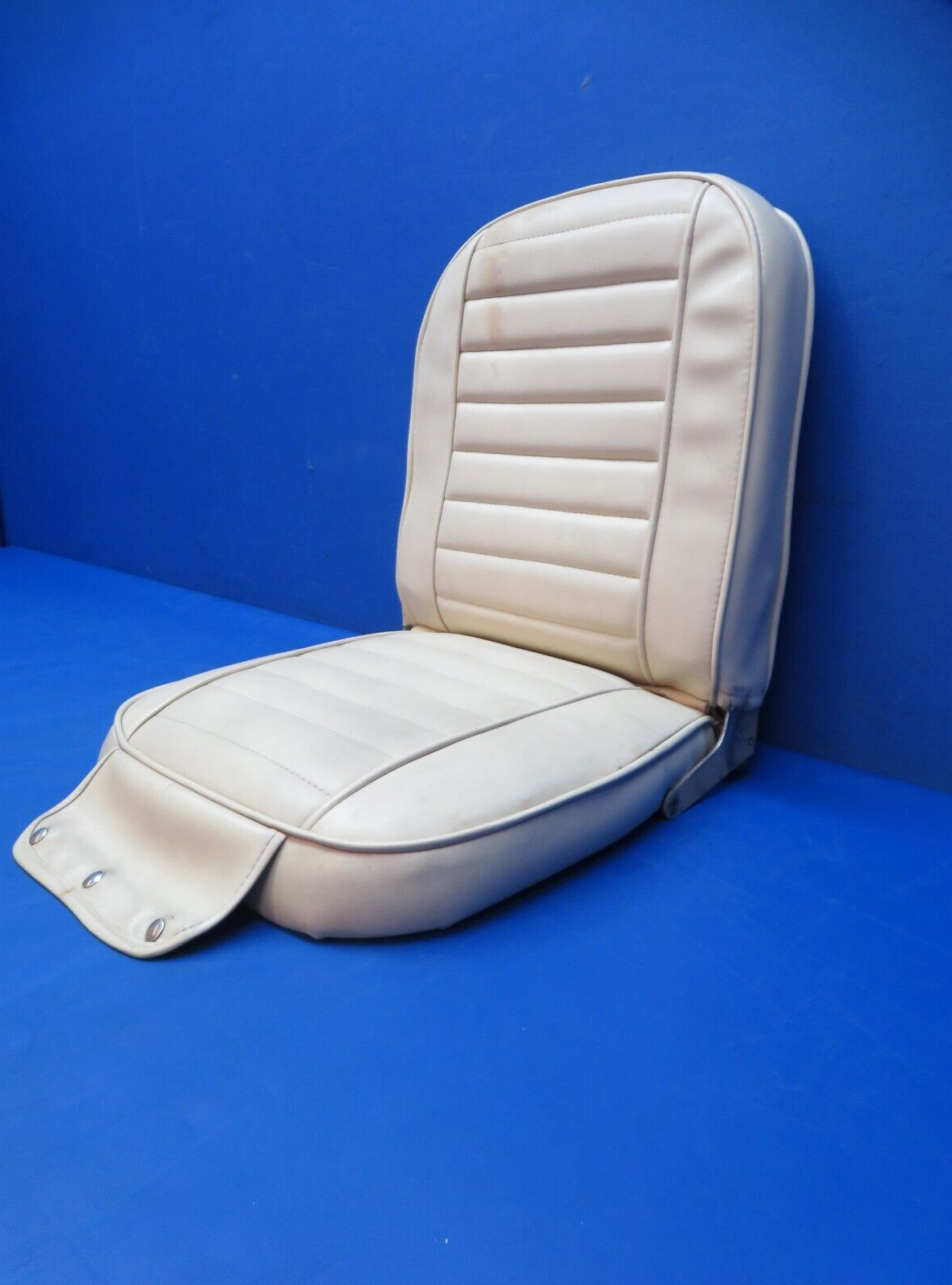 Piper PA-28-140 Rear Seat Assy P/N 65515-05 Cream Vinyl (1123-123)