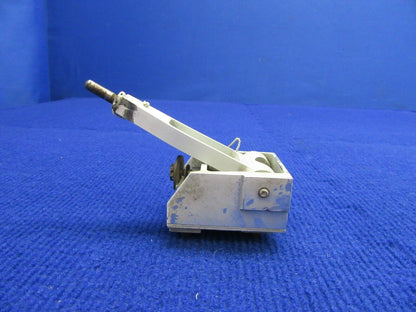 Cirrus Aileron Actuation Arm & INBD Hinge Attach Bracket RH 16790-001 (0122-305)