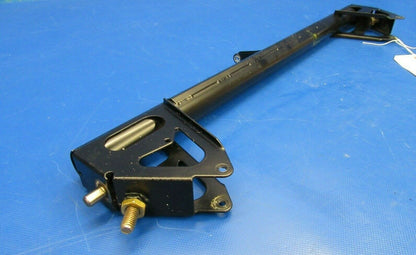 Diamond DA40-180 Control Column Mounting P/N DA4-2703-10-00 (0319-362)