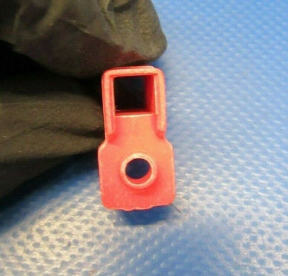 Piper 28 28R 151 161 181 201 28RT-201 31-350 32 Receptacle 758-369 NOS (0519-42)