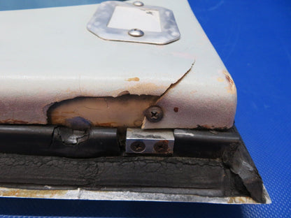 Cessna 401 / 401A Upper Cabin Door Assy P/N 5011190-14 (1223-382)