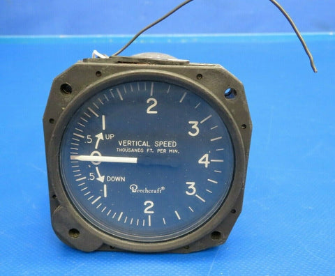 United Instruments Vertical Speed Indicator Lighted 28V 7040-B4L (0120-117)