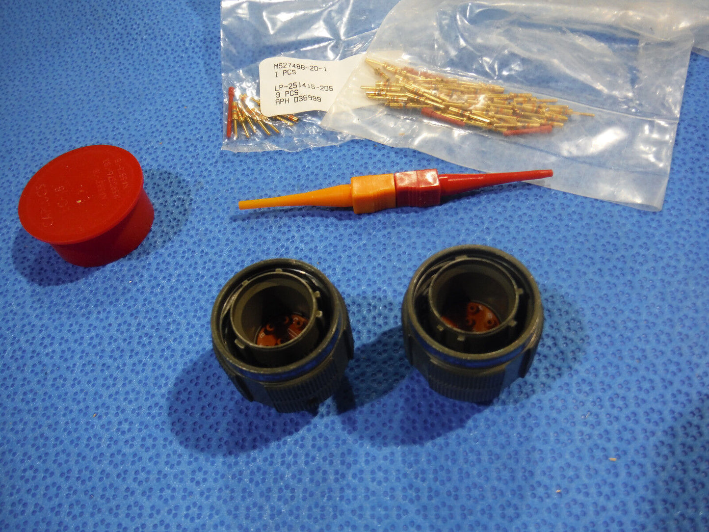 Amphenol Circular Connectors  LOT OF 2  P/N MS27473T16F26S     (1015-27)