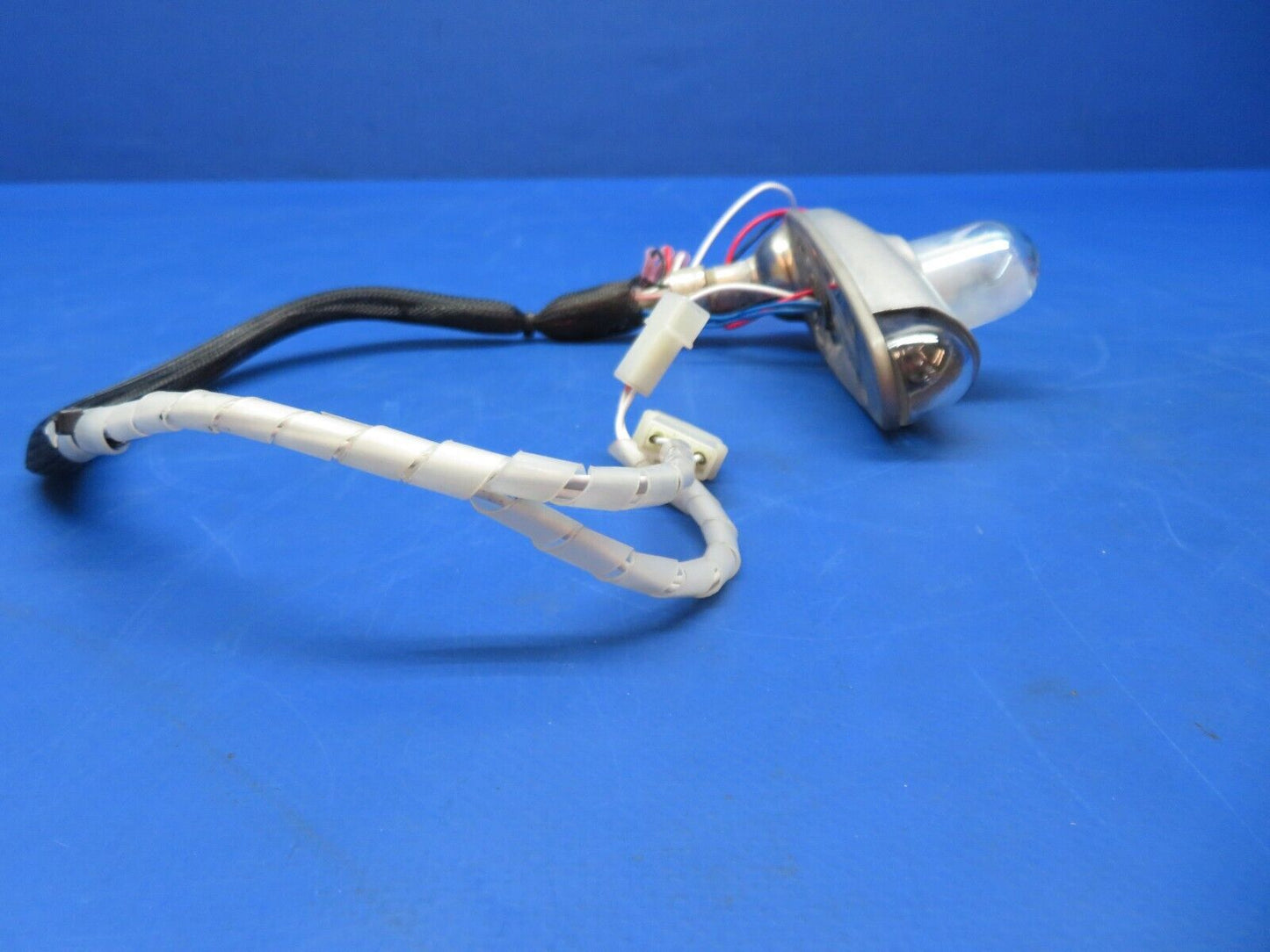 Diamond DA-42 RH Wing Position Light w/ Strobe 28v P/N A600-PG-D-28 (0623-593)