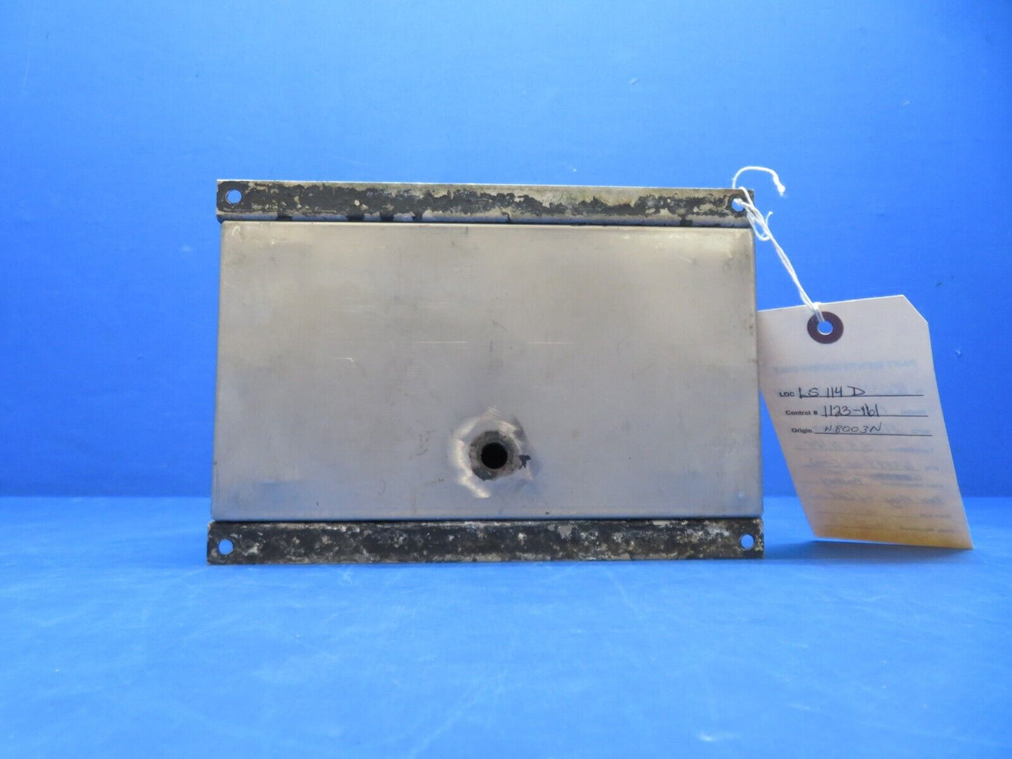 Piper PA-28-140 Battery Box Assy w/ Lid P/N 63888-00 (1123-161)