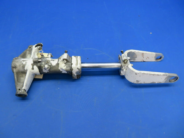 Rockwell Commander 112A Nose Gear Assy P/N 45002 (1020-460)