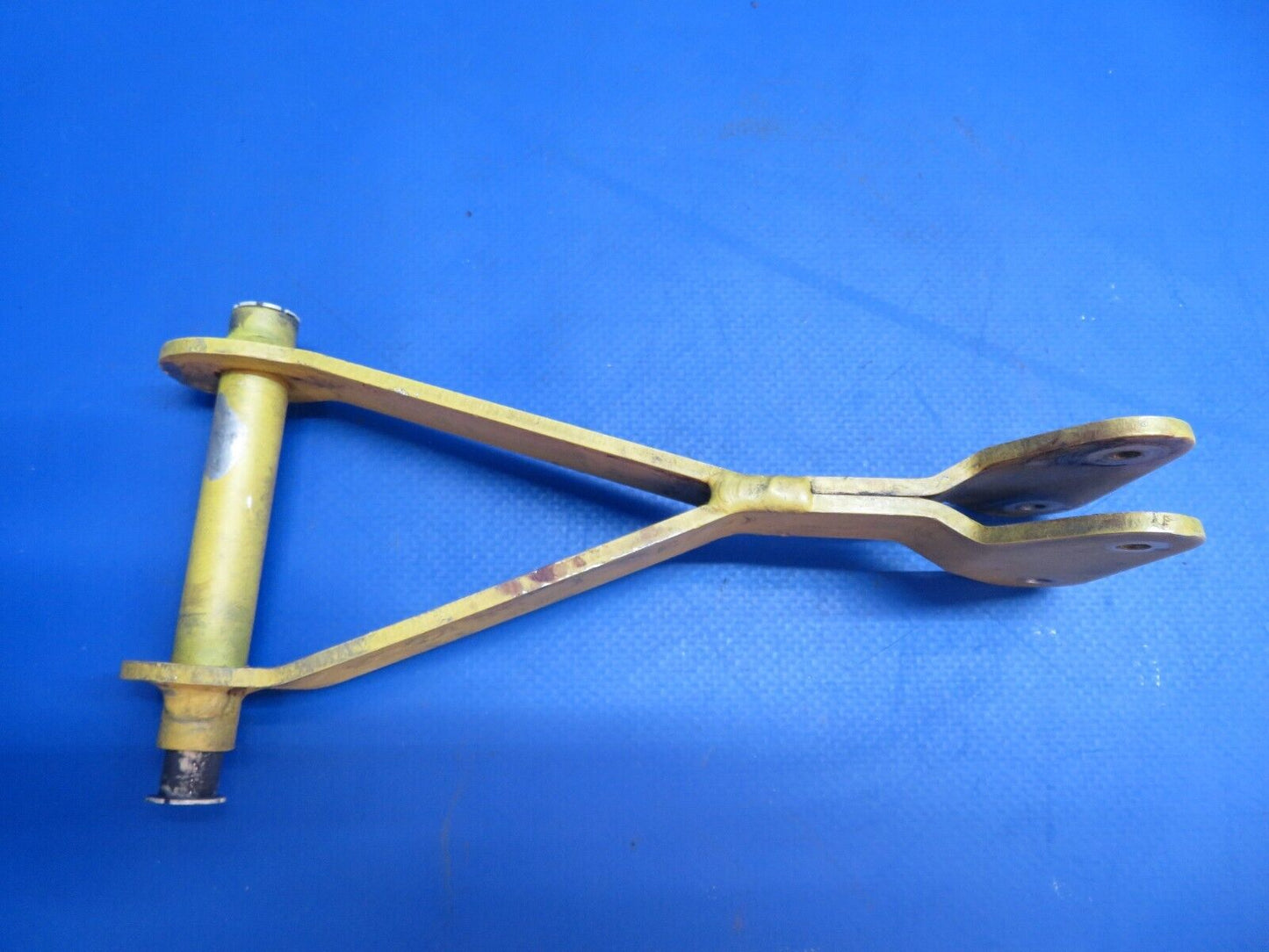 Lake LA-4-200 Idler Assy Elevator P/N 2-7138-1, 2-7138-3 (1222-731)
