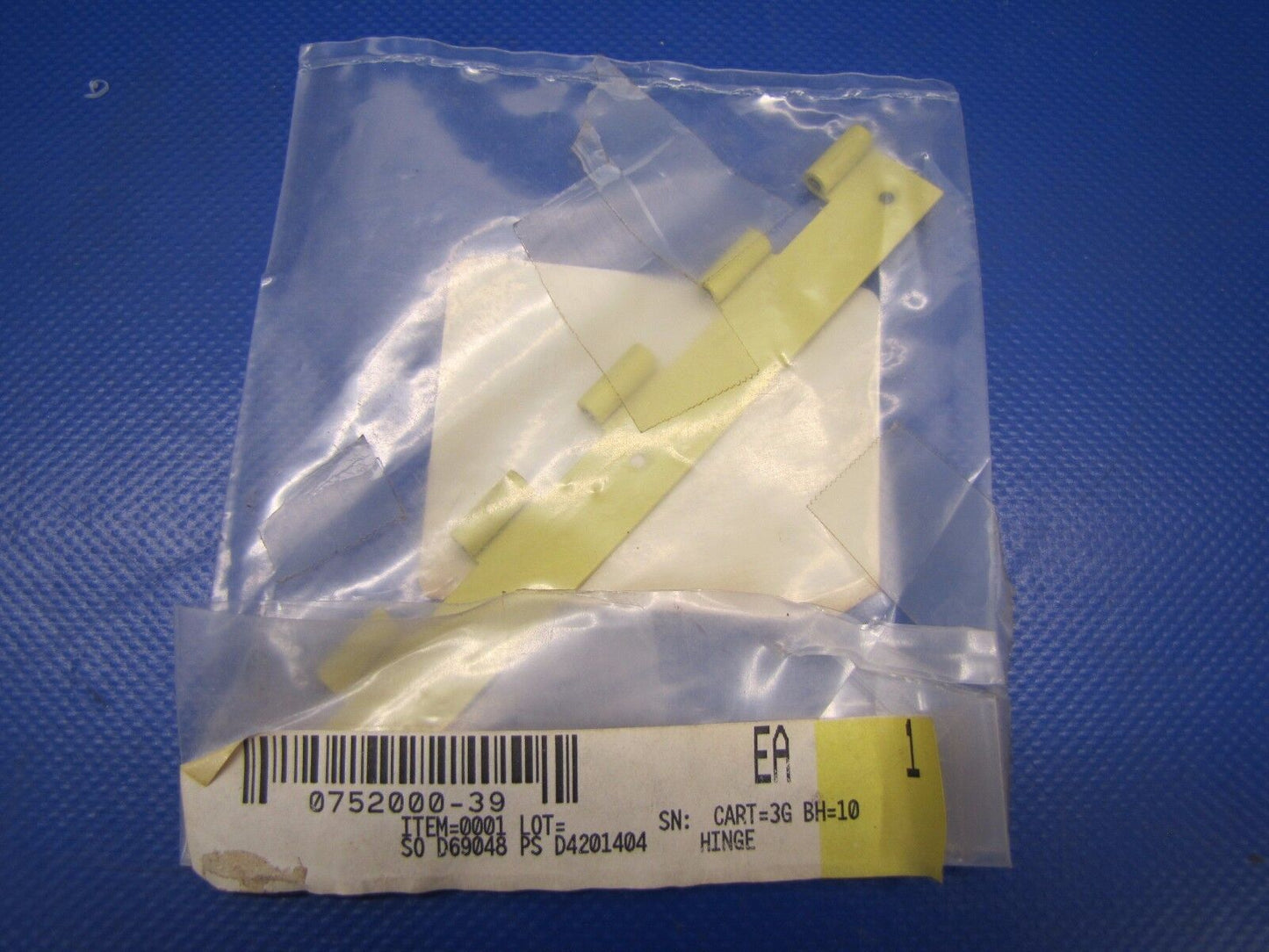 Cessna A188 & T188 Hinge Half Upper Cowl Assy P/N 0752000-39 NOS (0417-260)