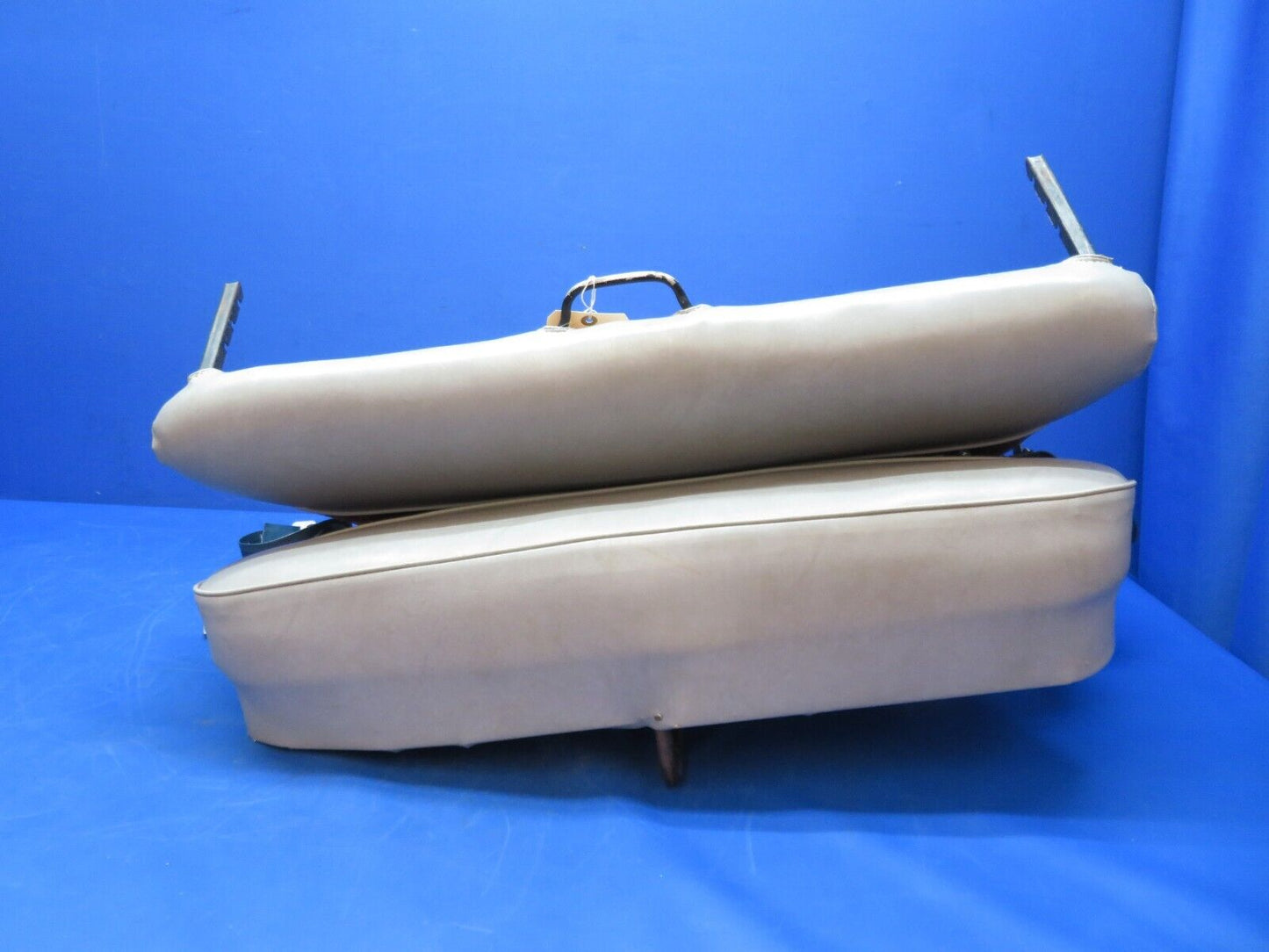 Early Cessna 172 Rear Bench Seat Assy w/ Seat belts P/N 0500103-74 (0823-459)