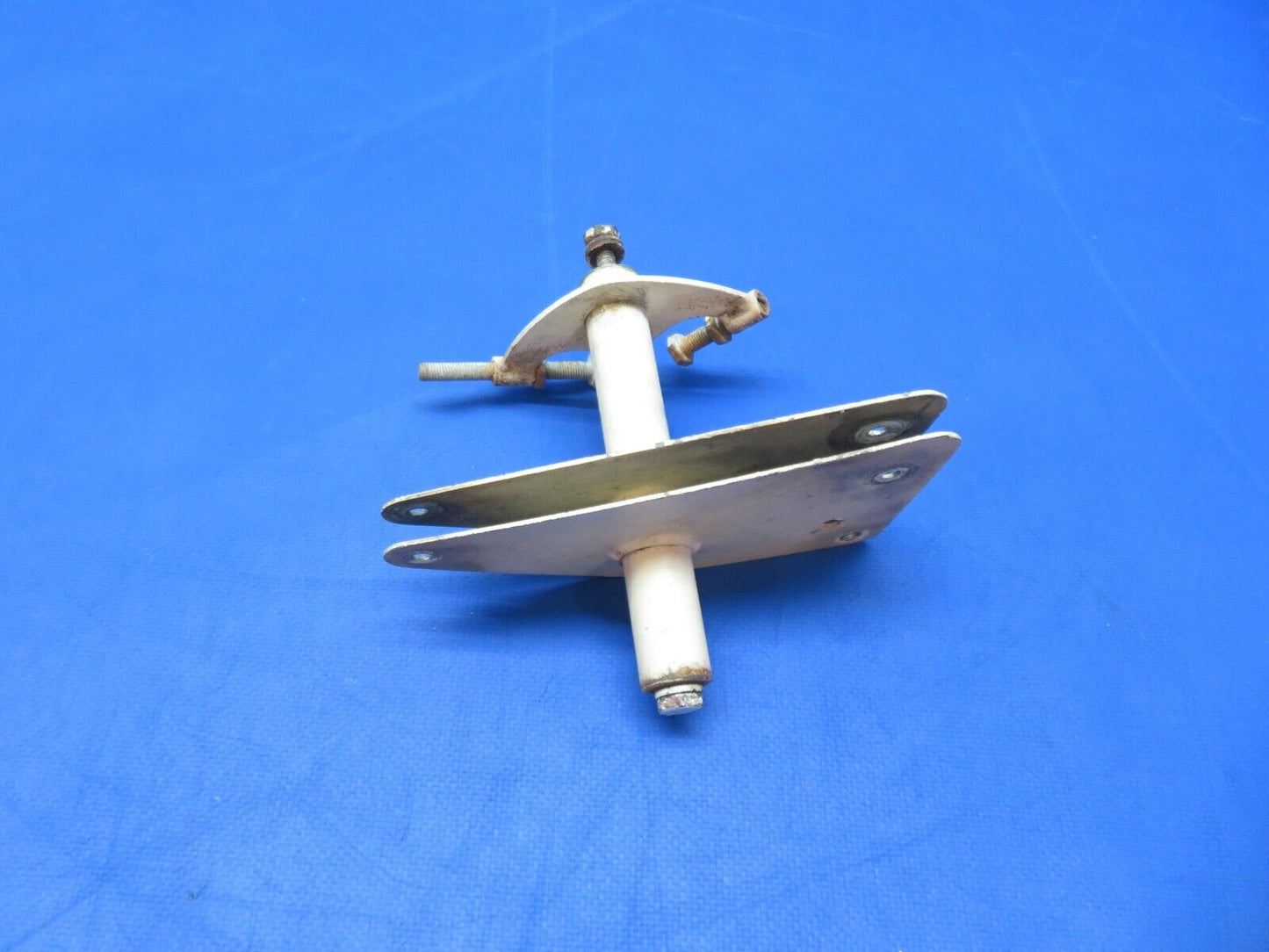Cessna 188B AGpickup RH Aileron Bellcrank Assy P/N 1660415-2 (0723-588)