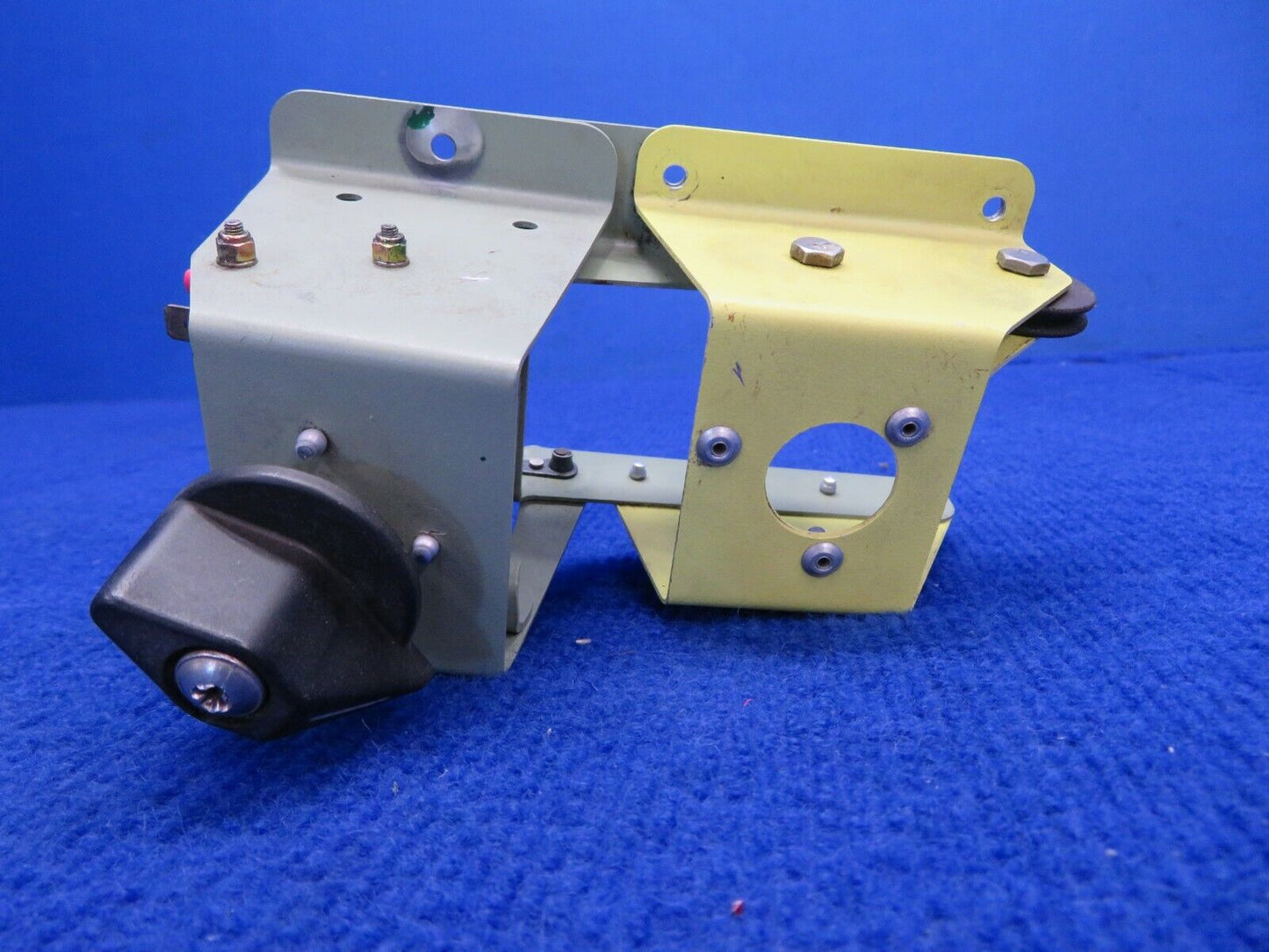 Socata TB-9 Tampico Fuel Selector Control Assy P/N 52025101 (0522-570)