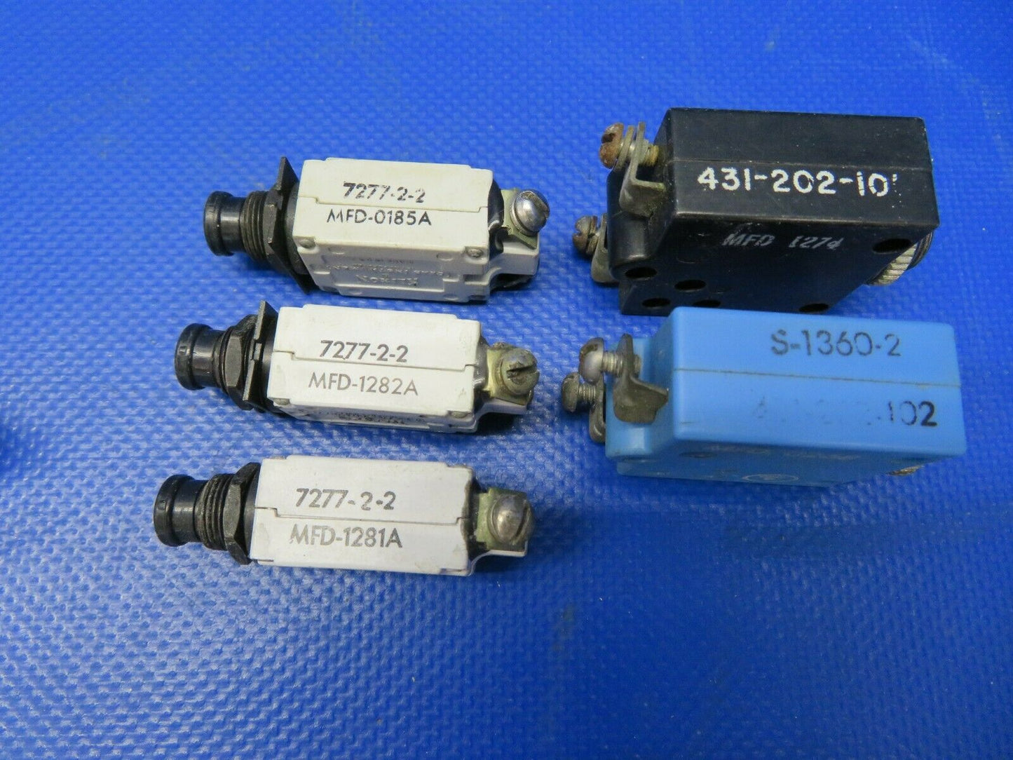 Beech 95-B55 Baron Circuit Breakers P/N 7277-2-5, 7277-2-3 LOT OF 17 (0721-759)