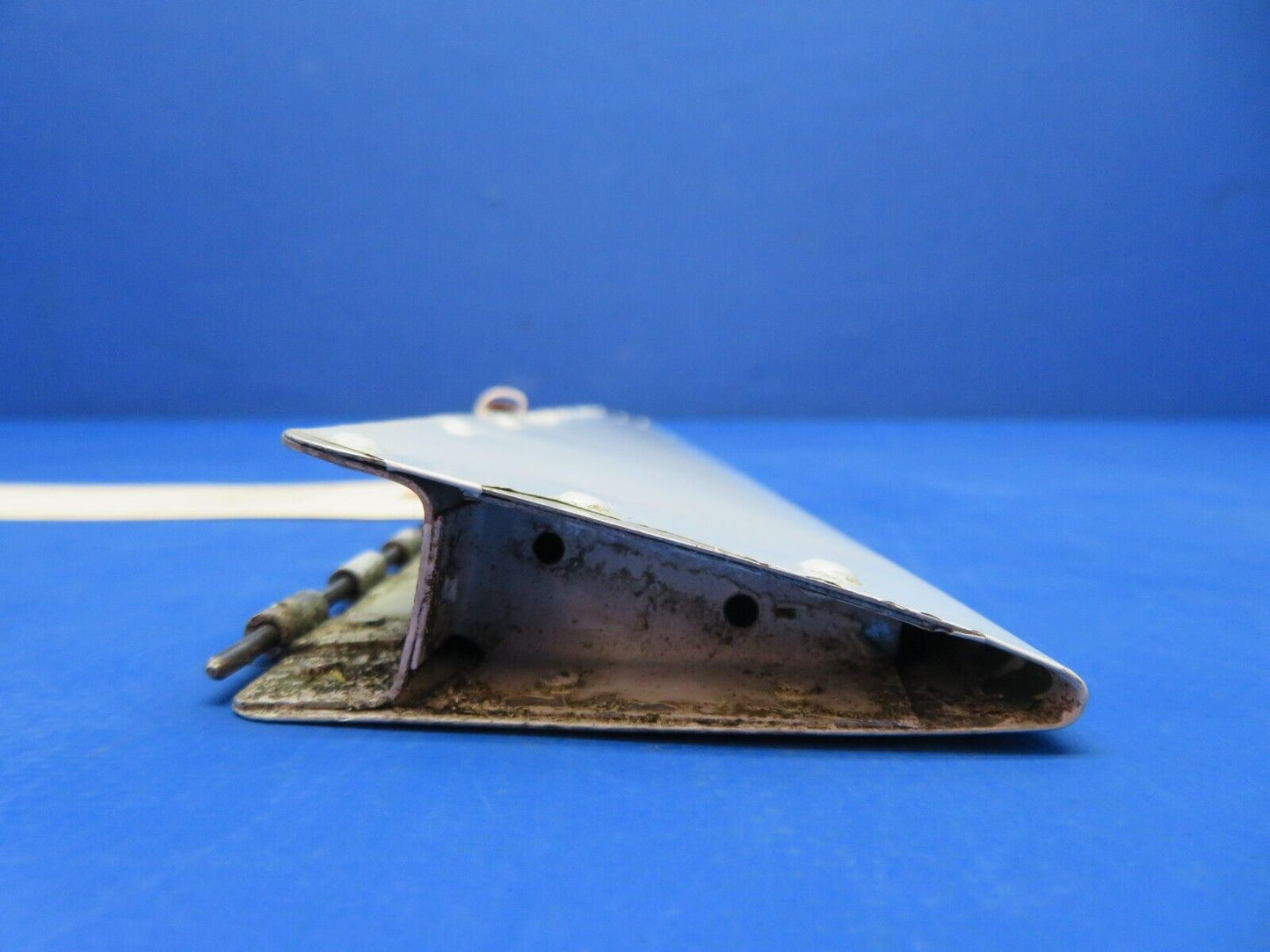 Cessna 310 / 310F Aileron Trim Tab Assy P/N 5024000-61 (1123-334)
