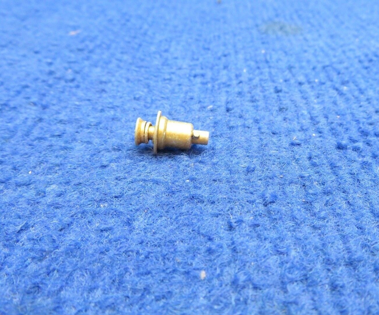 Cessna Stud P/N S3275-102R LOT OF 28 NOS w/ 8130 (0622-301)