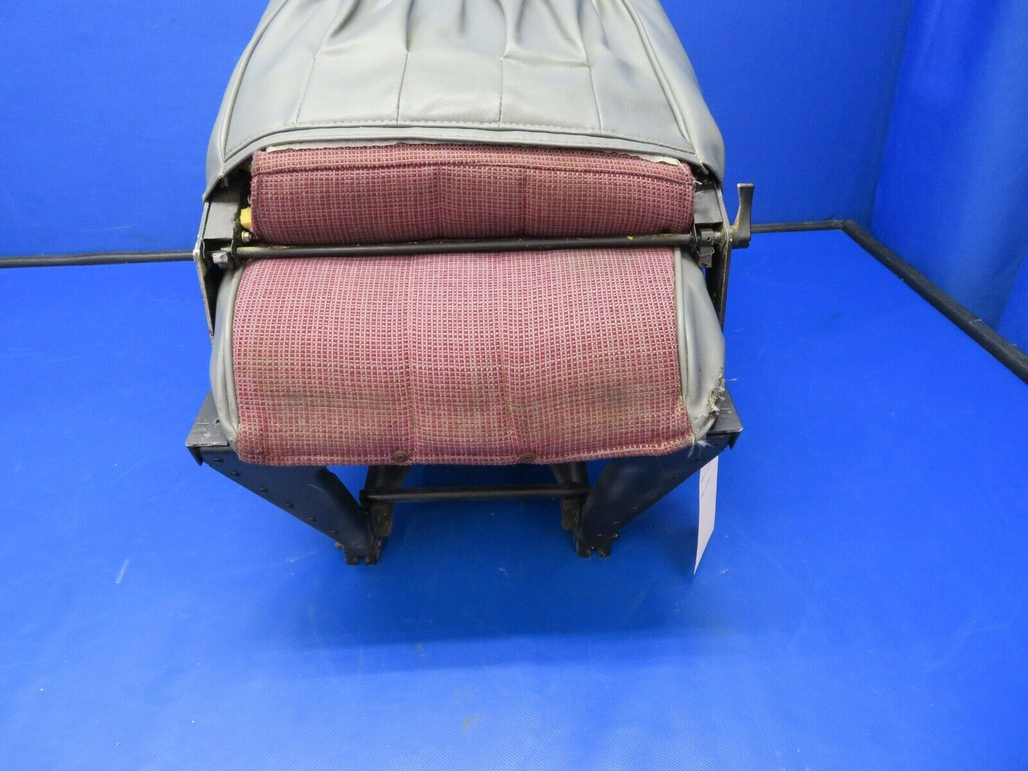 Beech B19 Musketeer Sport Front Seat P/N 169-534024 (0421-107)