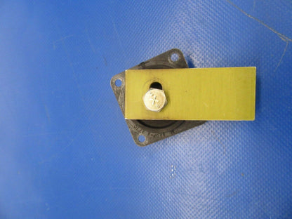 Beech Baron 58P Shock Mount & Support Instrument Panel P/N 96-324075 (0418-122)
