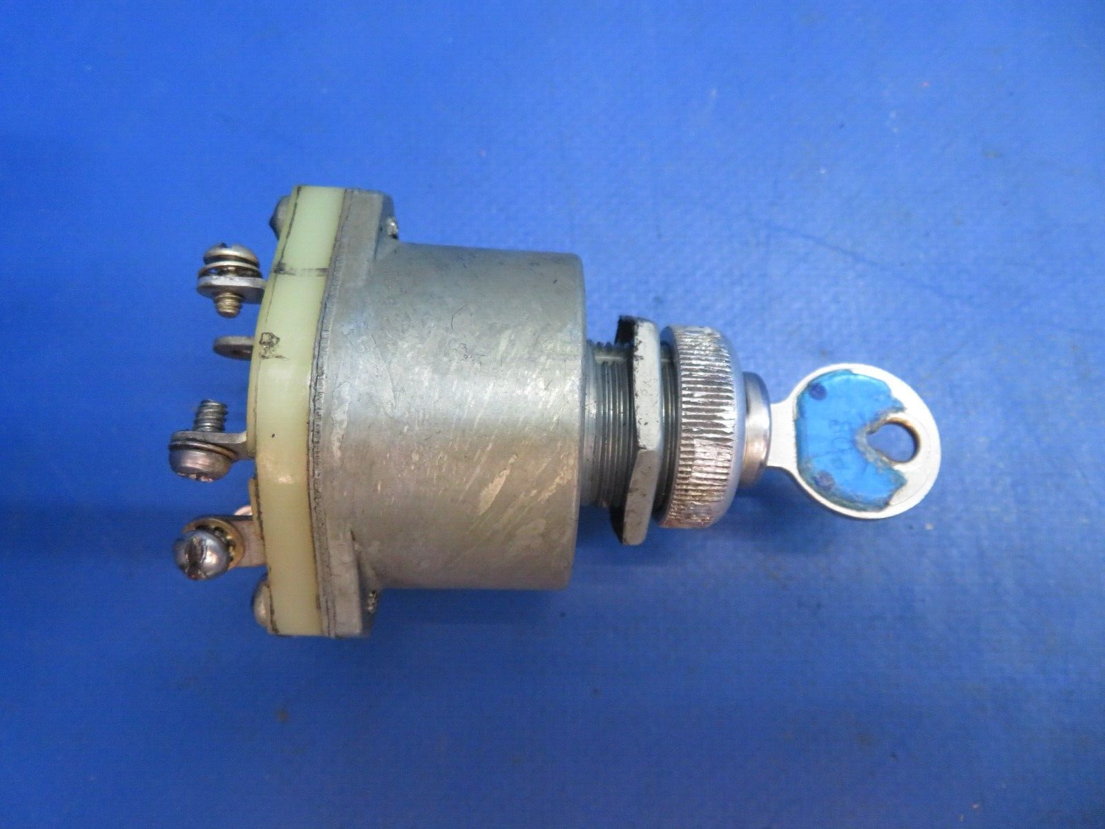 Cessna 172 Gerdes Ignition Switch with Key P/N C292501-0105 (0123