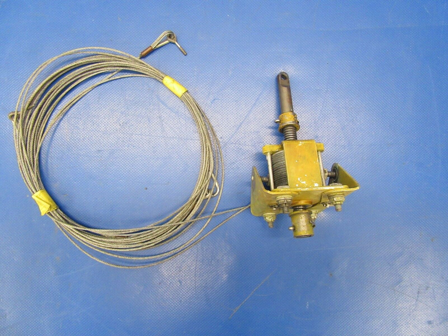 Piper PA-24-250 Comanche Rudder Trim Jack & Screw P/N 20840-003 (0818-329)