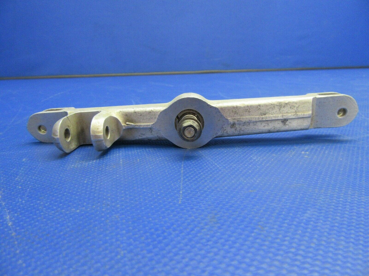 Cessna 210 / T210N Whiffle Tree Nose Gear P/N 1243411-1 (0921-612)