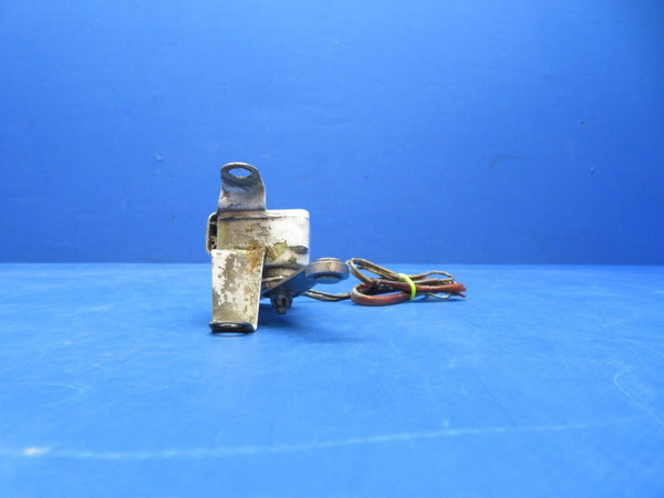 Cessna 310 / 310I Micro Switch LH Main Gear Bracket P/N 0841000-14 (1023-122)