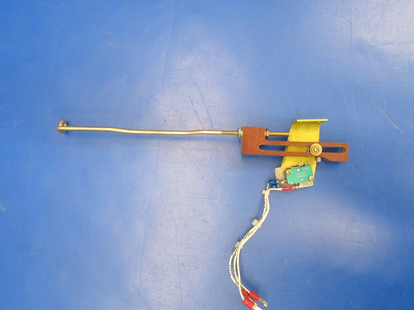 Beech Baron 58P Throttle Warning Safety Switch Assy P/N 95-324006-121 (0318-65)