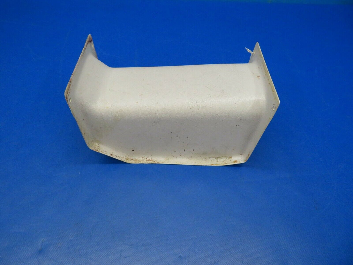 Diamond DA40-180 Middle Funnel Cover Center Console P/N DA4-2520-00P (0220-103)
