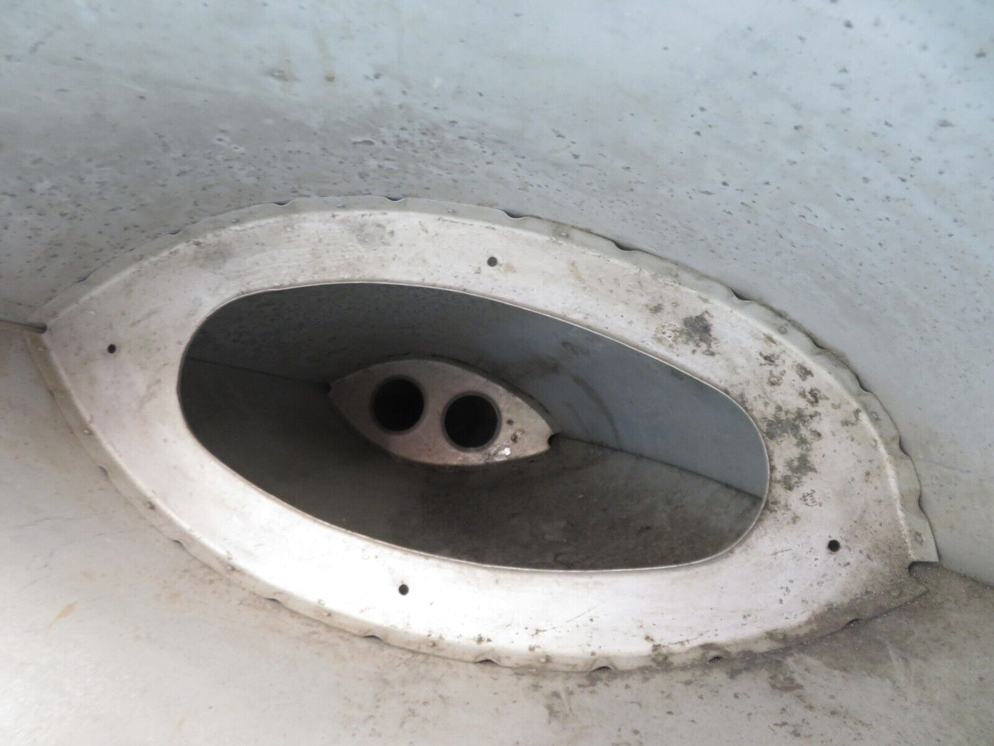 Cessna 310 /  310I RH Fuel Tank Tail Cap Assy  P/N 0823412-16 (1023-157)