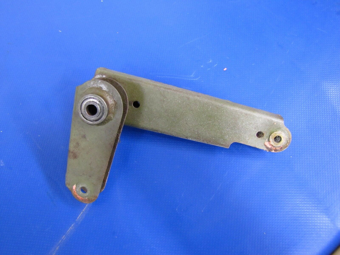 Cessna Cardinal 177B Bellcrank Assy RH OTBD - Flap P/N 1260125-2 (0317-79)