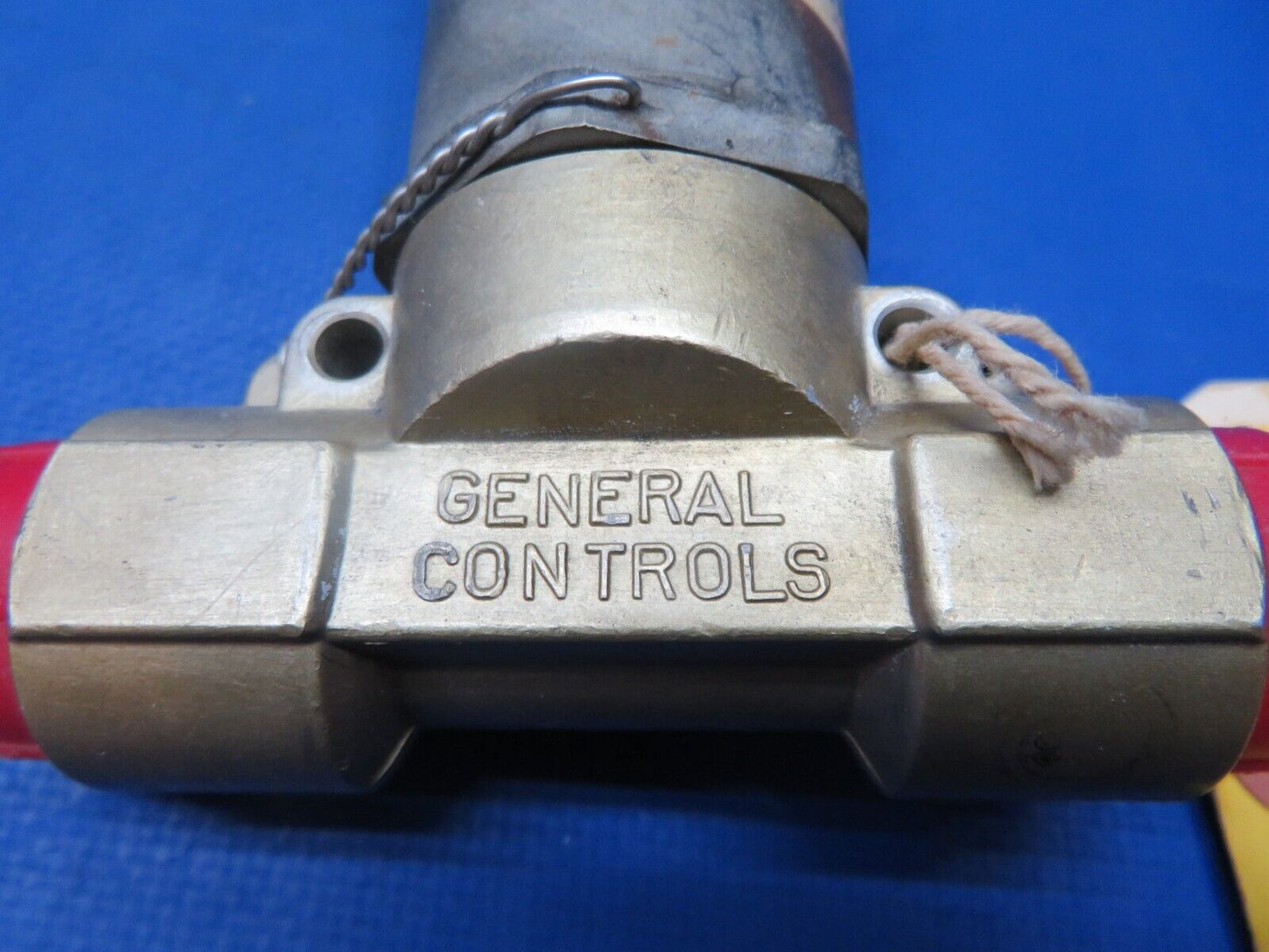 King Air Crossfeed Solenoid Value General Controls P/N AV1B1602 (1223-158)