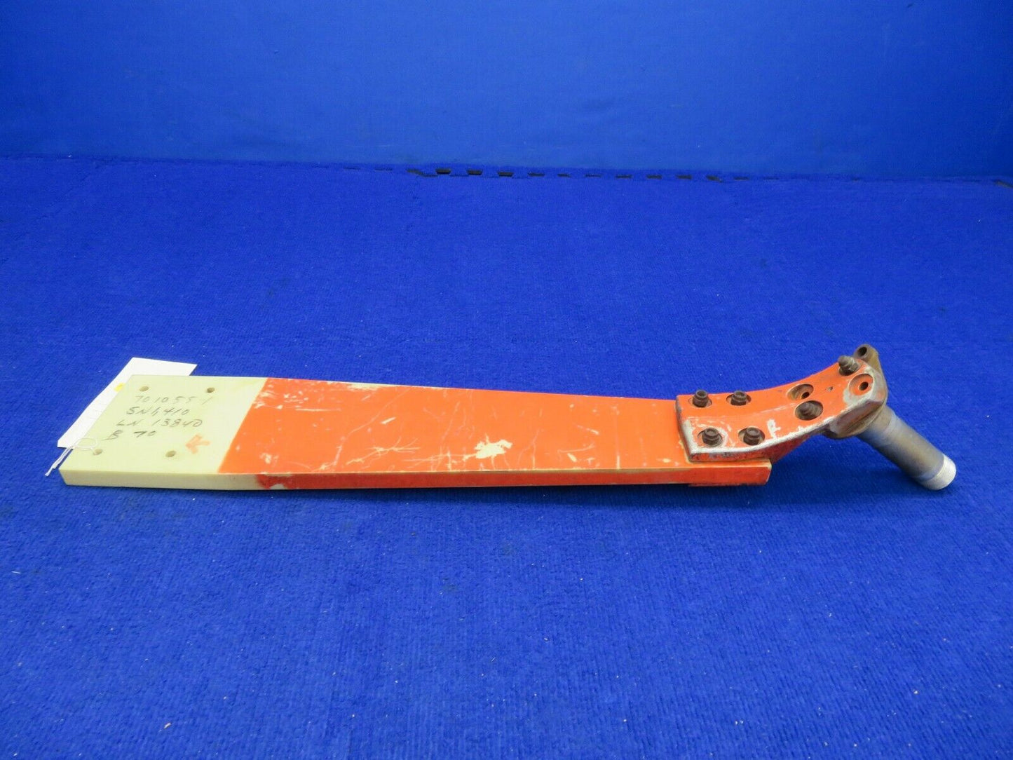 Grumman AA-1A Main Landing Gear Strut RH w Axle PN 701055-1, 701042-1 (0322-422)
