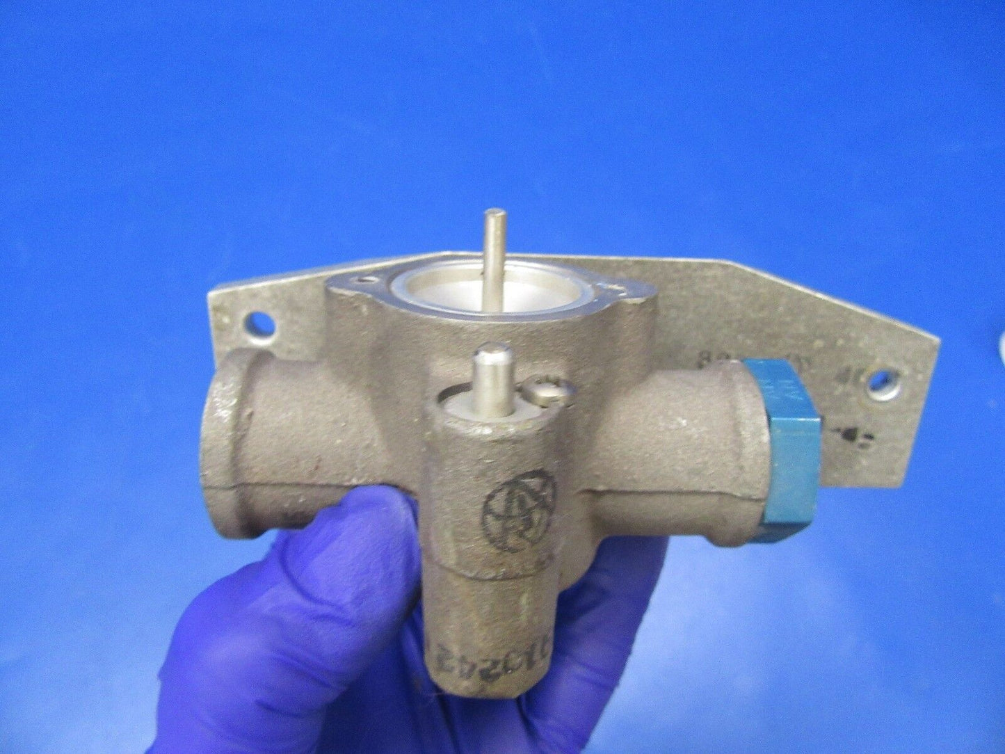 Cessna Fuel Valve P/N 9910242-6 (0418-32)