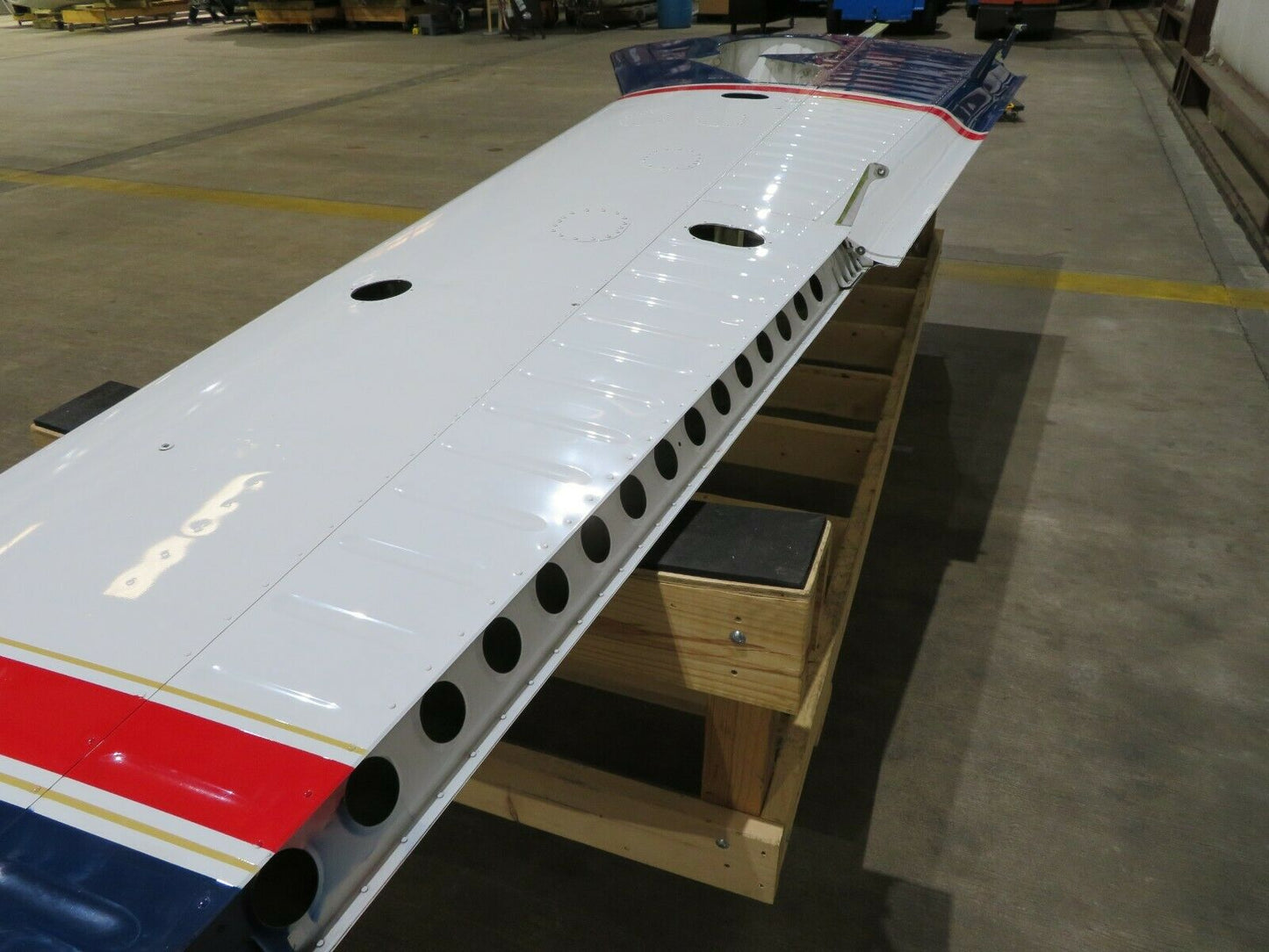 1975 Rockwell Commander 112A Right Hand Wing P/N 42000-2 (1120-360)